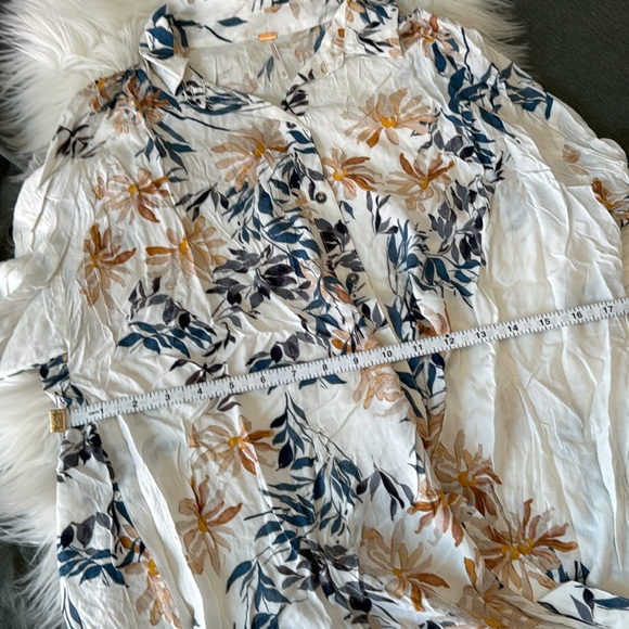 F r e e  P e o p l e • Tropical button down blouse - Picture 5 of 7